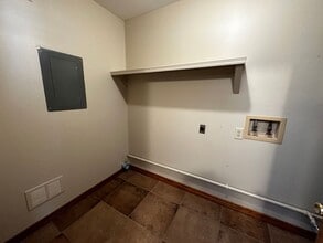 2210 E Macs Ct in Springfield, MO - Building Photo - Building Photo