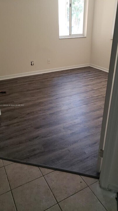 4035 W McNab Rd, Unit F202 in Pompano Beach, FL - Building Photo