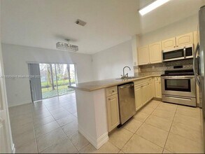 15800 SW 92nd Ave in Palmetto Bay, FL - Building Photo - Building Photo