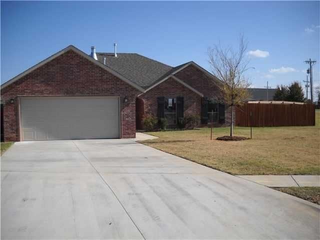 1242 N Shannon Way in Mustang, OK - Foto de edificio - Building Photo
