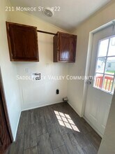 211 Monroe St in Rawlins, WY - Building Photo - Building Photo