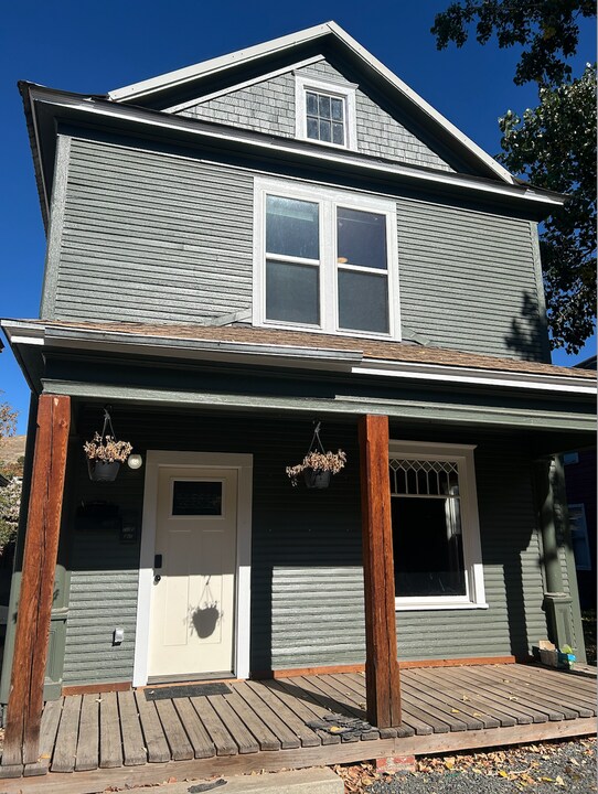 232 N 1st St W in Missoula, MT - Building Photo