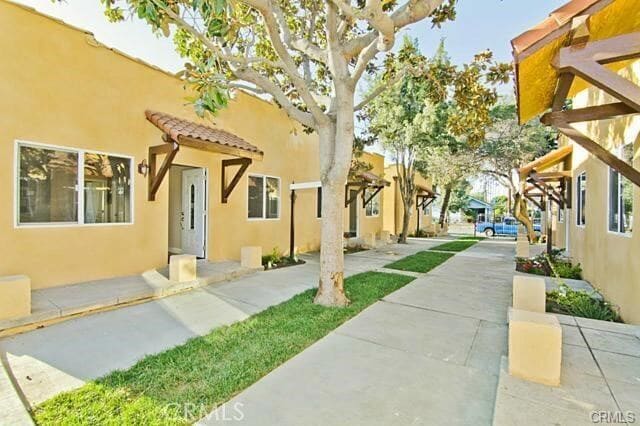 626 W 59th Pl in Los Angeles, CA - Building Photo - Building Photo