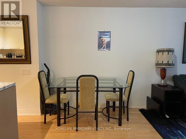 25-1325 Carlton St. in Toronto, ON - Building Photo - Building Photo