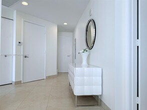 18201 Collins Ave in Sunny Isles Beach, FL - Building Photo - Building Photo