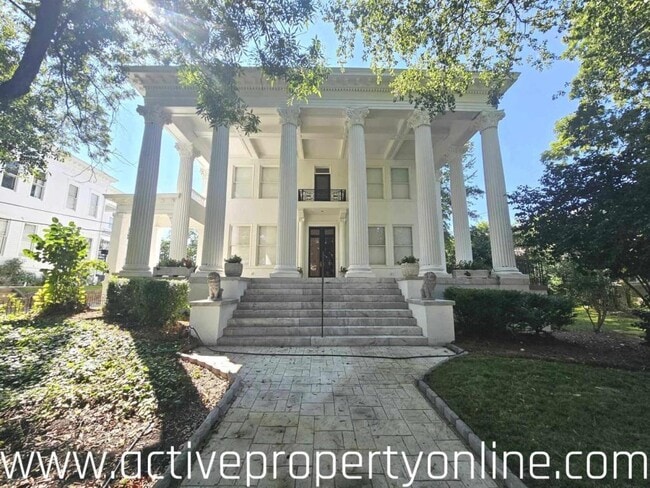 property at 195 College St