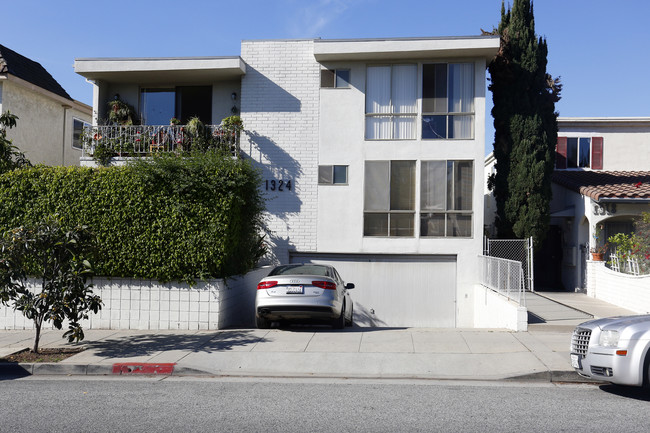 1324 Berkeley St in Santa Monica, CA - Building Photo - Building Photo