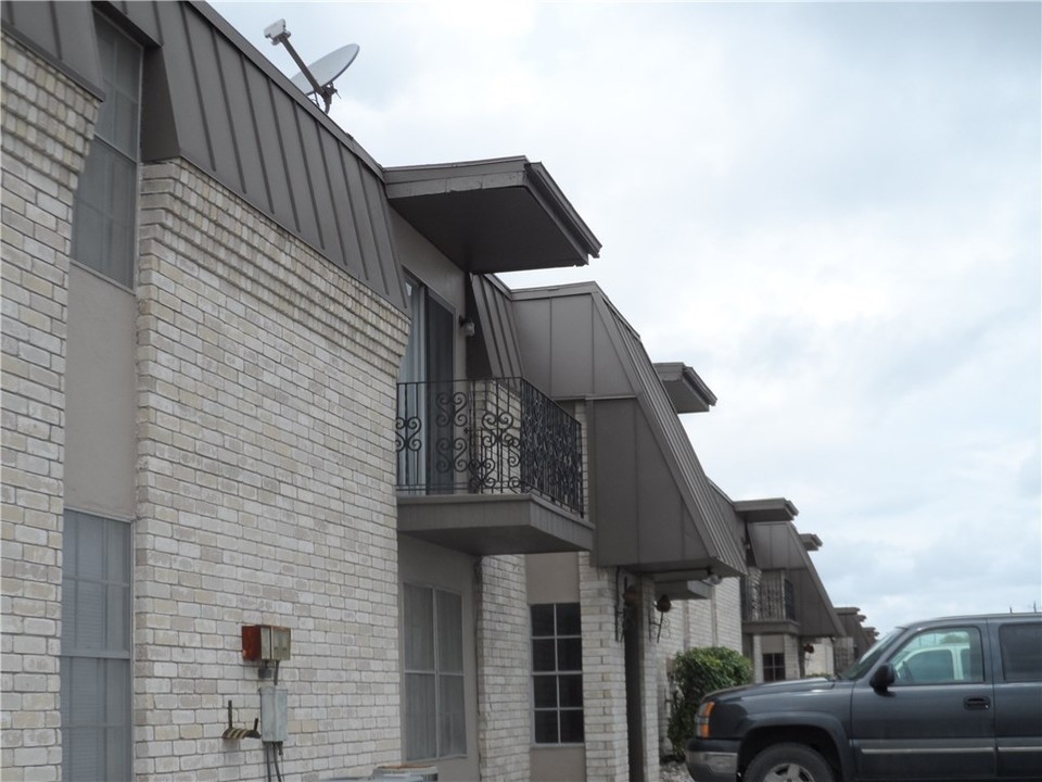 Camino Del Rey Apartments in Del Rio, TX - Foto de edificio