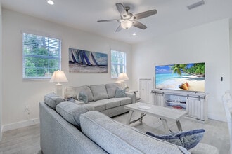 3100 Andrews Ave in Naples, FL - Building Photo - Building Photo