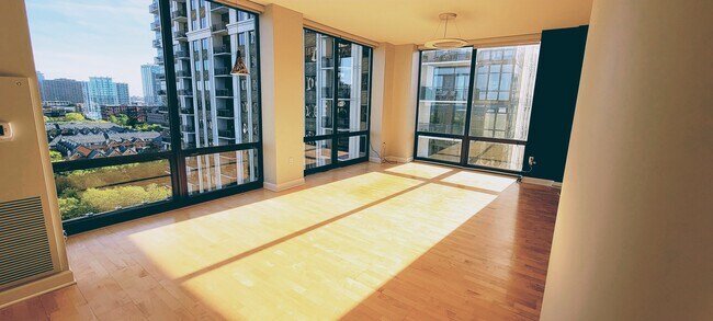 233 E 13th St, Unit 1409 in Chicago, IL - Building Photo - Building Photo