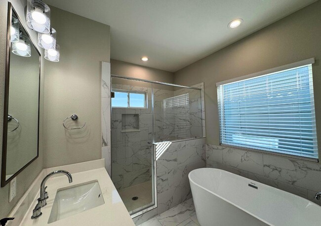8108 Esther Acres Ln in Houston, TX - Building Photo - Building Photo