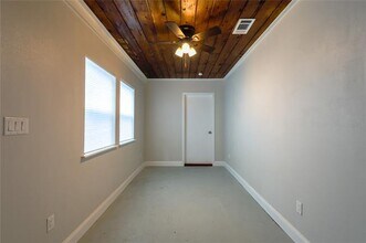 2114 Harlandale Ave in Dallas, TX - Building Photo - Building Photo