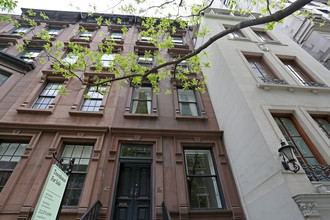 47 E 63rd St in New York, NY - Building Photo - Building Photo