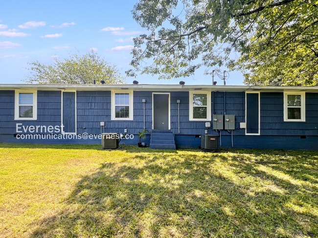 property at 40 Hiland Pl