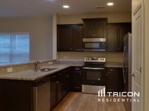 112 Wainscot Oak Ln in West Columbia, SC - Building Photo - Building Photo