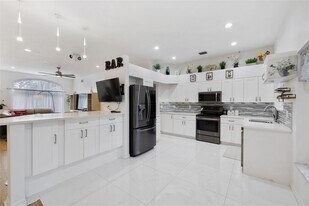 5460 NW 38th Terrace in Coconut Creek, FL - Building Photo