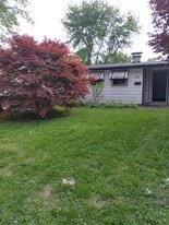 1308 St Stephens Dr in Sauget, IL - Building Photo