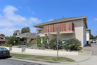 16802 Bardon Ln in Huntington Beach, CA - Building Photo - Building Photo