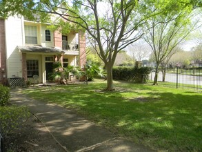 2710 Grants Lake Blvd in Sugar Land, TX - Building Photo - Building Photo