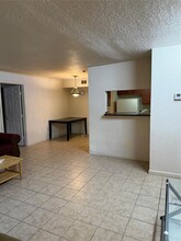 8100 Creekbend Dr in Houston, TX - Building Photo - Building Photo