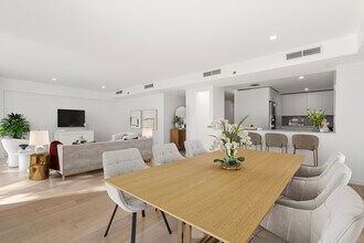 975 Memorial Dr, Unit 501 in Cambridge, MA - Building Photo - Building Photo