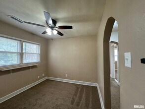 202 N State St in Springfield, IL - Building Photo - Building Photo