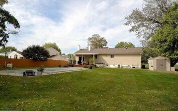 24 Carl Sandburg Dr in Hamilton Township, NJ - Building Photo - Building Photo