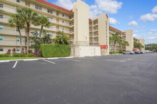 3959 Via Poinciana in Greenacres, FL - Building Photo