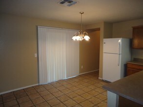 1425 N Thunderbird Ave in Gilbert, AZ - Building Photo - Building Photo
