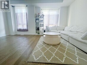68 Chicago Ln in Markham, ON - Building Photo - Building Photo