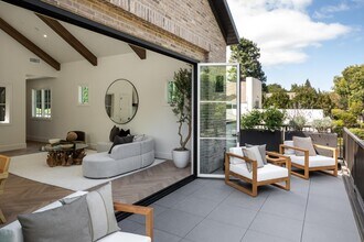 160 Waverley St in Palo Alto, CA - Building Photo - Building Photo