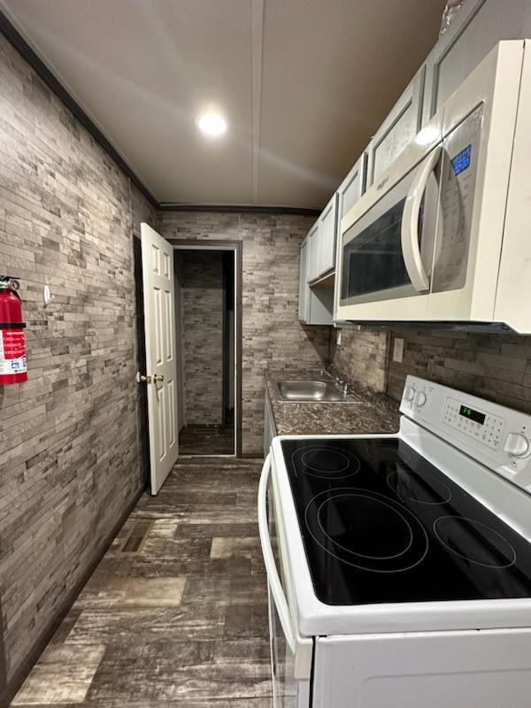 property at 8 W New St
