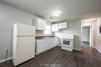 3014 W 10th St in Indianapolis, IN - Foto de edificio - Building Photo