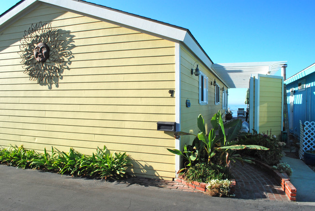 Capistrano Shores Mobile Home Park in San Clemente, CA - Building Photo - Building Photo