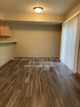 707-709 SE Summit Ave in Lee's Summit, MO - Building Photo - Building Photo