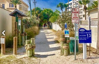 7006 Midnight Pass Rd in Siesta Key, FL - Building Photo