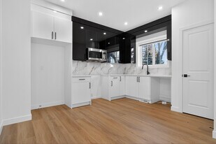 13538-110A 110a Ave NW in Edmonton, AB - Building Photo