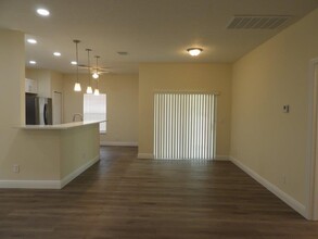 456 Iroquois Ave NW in Palm Bay, FL - Foto de edificio - Building Photo