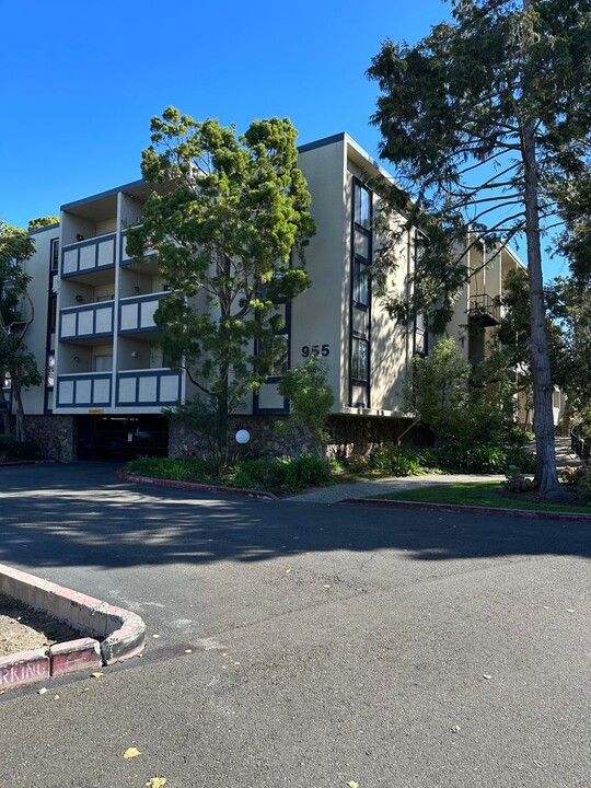 955 Shorepoint Ct-Unit -955 Shorepoint Court Unit 101 in Alameda, CA - Foto de edificio