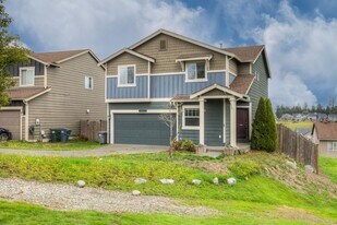 1927 200 St E in Spanaway, WA - Building Photo