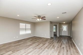 516 Tweeter Dr in Fort Worth, TX - Building Photo - Building Photo