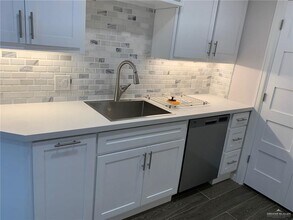 600 Wichita Ave-Unit -407 in McAllen, TX - Building Photo - Building Photo