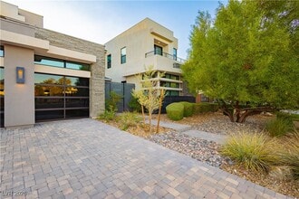 94 Glade Hollow Dr in Las Vegas, NV - Building Photo - Building Photo