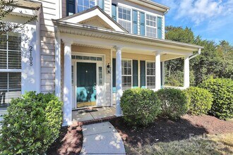 2108 Oakcliffe Ct in Harrisburg, NC - Building Photo - Building Photo