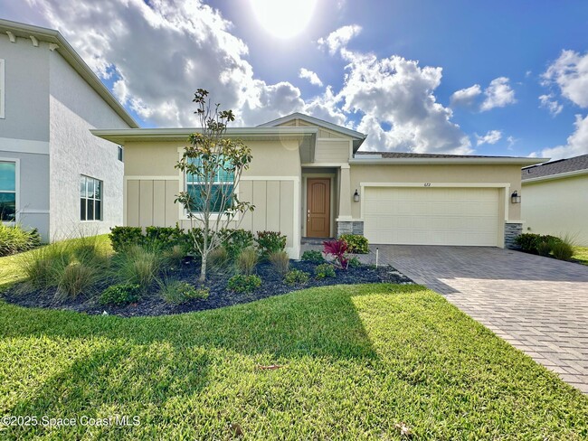 property at 672 Veridian Cir NW