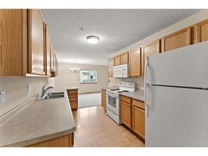 14975 Pinto Ln in Savage, MN - Building Photo - Building Photo