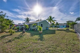 1909 Wheeler Rd-Unit -b in North Palm Beach, FL - Foto de edificio - Building Photo