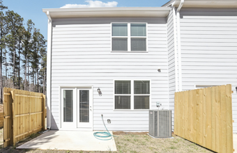 135 S Chubb Rdg in Clayton, NC - Building Photo - Building Photo