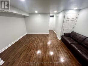 106 Brandon Ave in Toronto, ON - Building Photo - Building Photo
