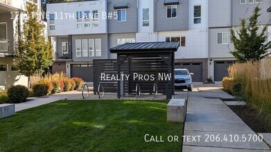 12447 NE 11th Ln in Bellevue, WA - Building Photo - Building Photo